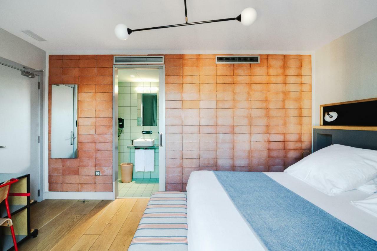 Habitación Doble Superior con vistas a la piscina